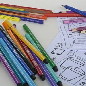matite colorate e pennarelli